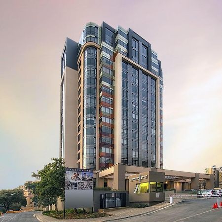 Luxury @ Sandton Skye Johannesburg Esterno foto